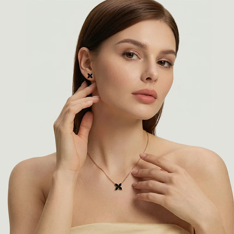 德寿宫系列
单窗花黑玛瑙项链 - 6